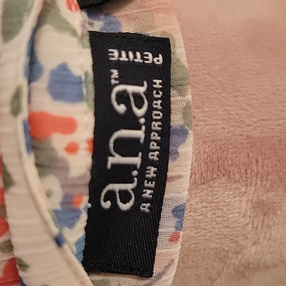 A.N.A Sheer, Floral, Button Blouse, Size PS.  EUC! - Picture 7 of 8